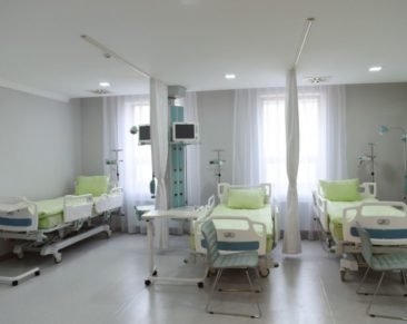 Qeysəriyyə əməliyyatından sonra halı pisləşən 31 yaşlı qadın öldü – FOTO Zerdab Rayon Merkezi Xestexanasi