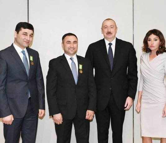 Prezident Ukraynada bir ailəni xilas edən Zərdablı qardaşları mükafatlandırdı – VİDEO umud-sabir-sirinov-qardaslari-zerdab-prezident-ilham-eliyev