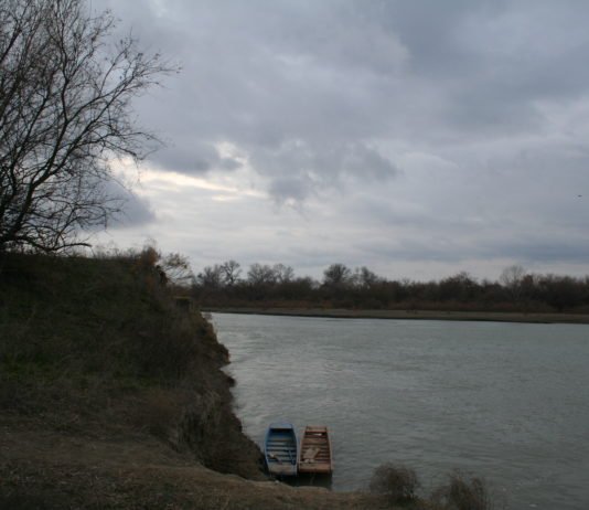 Kürün Zərdab hissəsində qayaların qırılmasının qarşısı alınırmı?