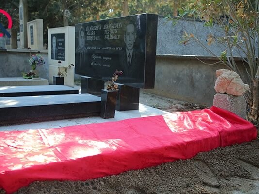 Şəhid mayor Rəhim Hüseynovun həyat yoldaşı bu qəbiristanlıqda dəfn olundu – FOTOLAR