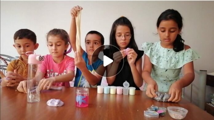 usaq-kanali-youtube-usaq-kanali-usaqlarin-slime-ilə-oyunu-cocuklar-slime-oynuyor-Kids-playing-with-Slime-Дети-играют-Слайм