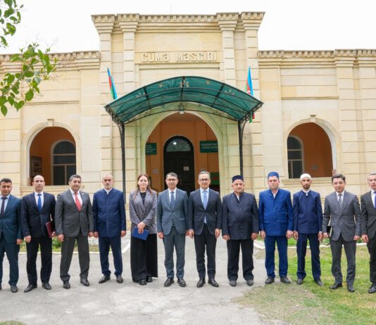 Dövlət Komitəsinin sədri Zərdab rayonunda yerləşən məscidlərin fəaliyyəti ilə tanış olub
