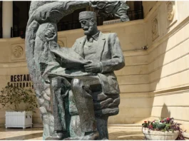 Həsən bəy Zərdabinin İçərişəhərdəki heykəlinin yerinin dəyişdirilməsi təklif olunur hesen-bey-zerdabi